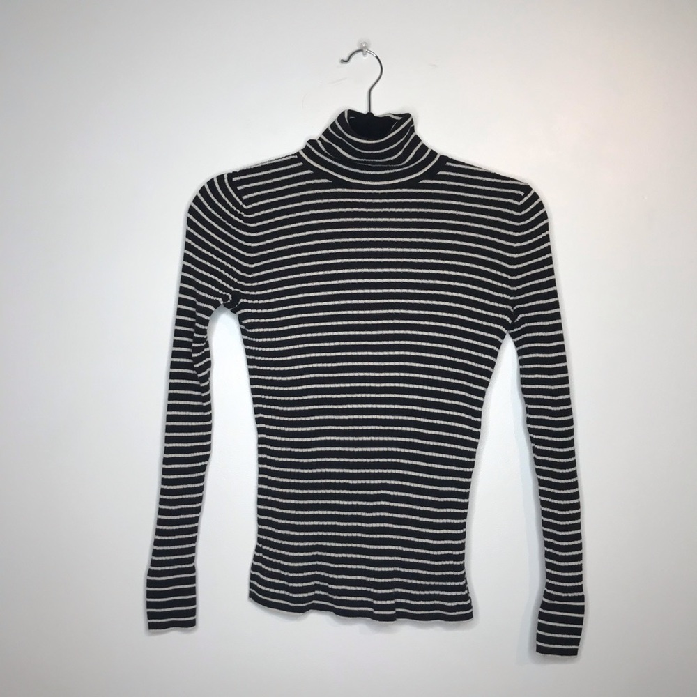 💛 Talbots Black and White Striped Turtleneck 💛